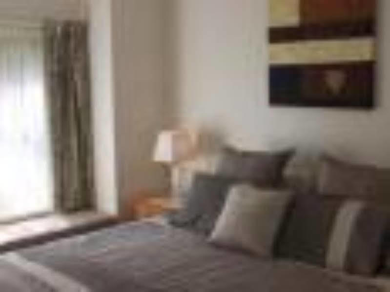 The Birch House - Silver Birches Accommodation Bright Exterior foto