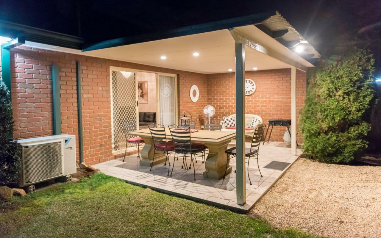 The Birch House - Silver Birches Accommodation Bright Exterior foto